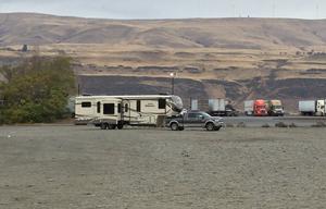 2015 Keystone Montana 3790RD (Delivery Available, w/ Generator, and Solar)