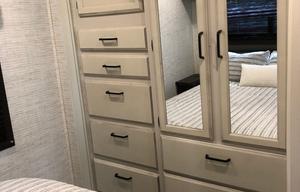 2024 Sunset Splendor Jayco Redh 31F w Bunks & Wifi