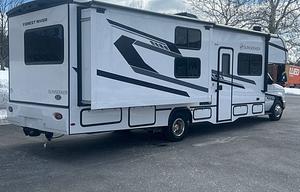 S17 -2027 Sunseeker 3250 Bunkhouse
