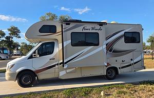 Meet "Lucy" 2018 Thor Four Winds SMTX1826
