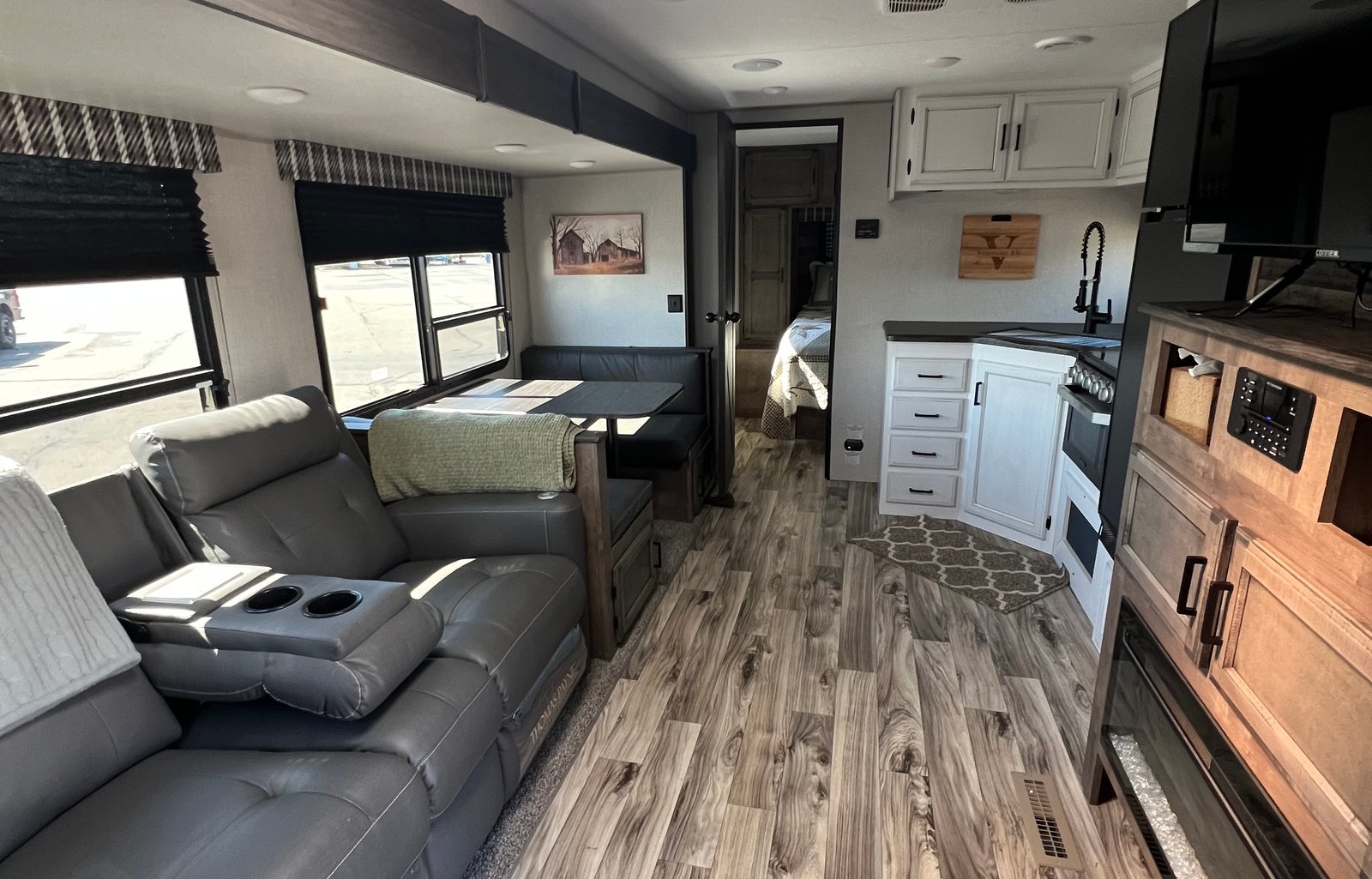 CLEAN functional Camper