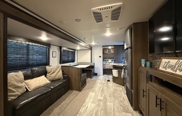 2022 Prime Time RV Avenger 27DBS