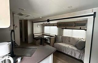 2021 Palomino Puma XLE Lite 31BHSC RV rental photo 2