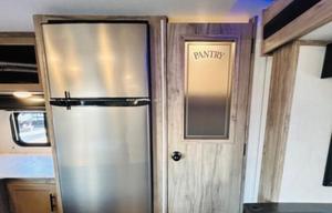 Premium Alpha Wolf Camper Relax, Camp & Unwind