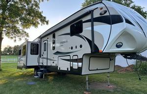 Coachmen Chapparral (Delivery Only)