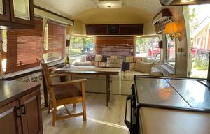 SilverStays 1990 Airstream Excella *DELIVERY ONLY*