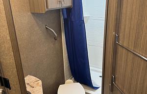 2018 Thor Axis Class A | UNLIMITED MILES  SLEEPS 6