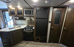 31.0 Cherokee Alpha Wolf 26DBH-L -  DELIVERY ONLY