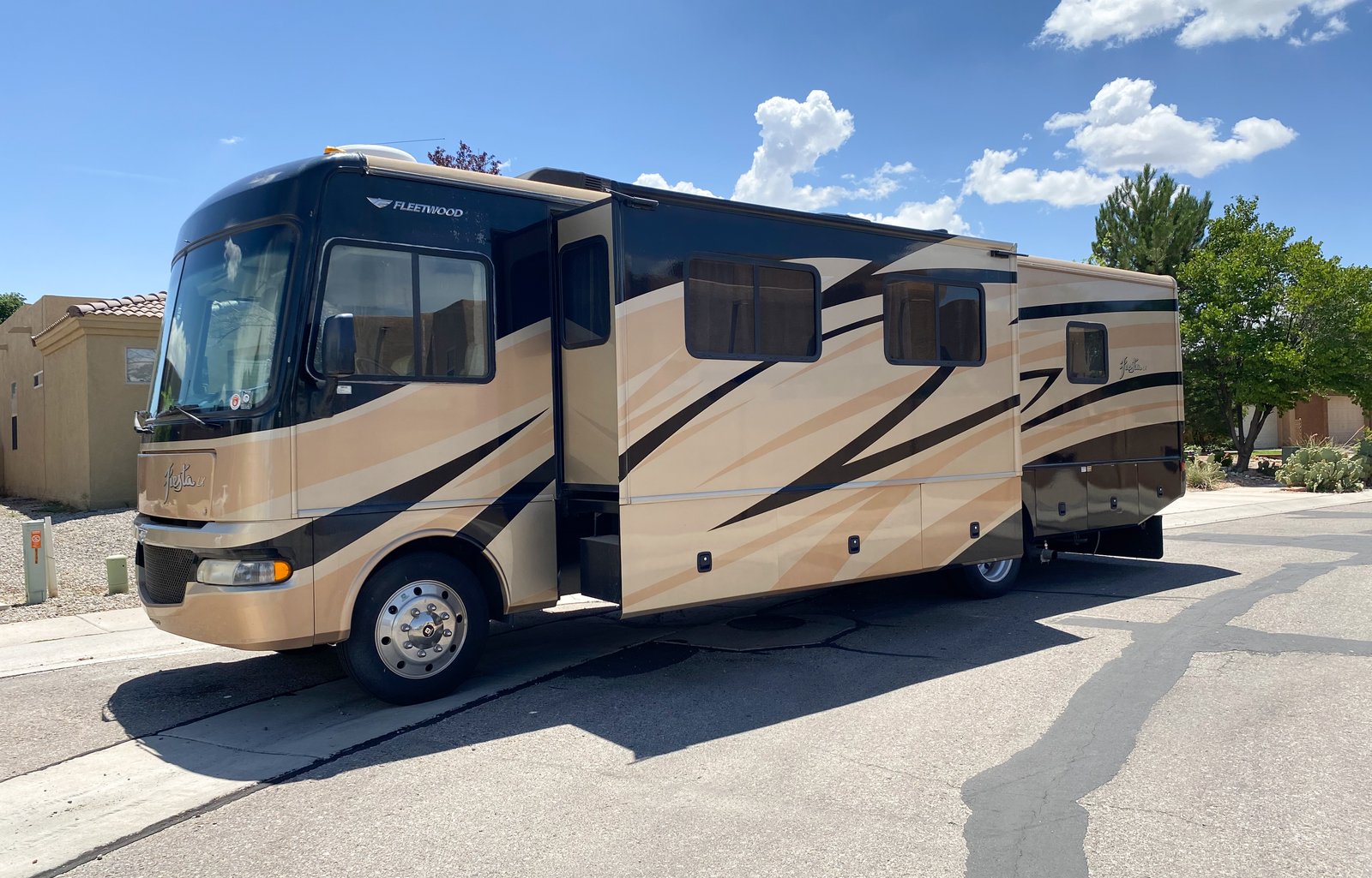 Bunks!!! 2008 Fleetwood RV Fiesta LX 34N