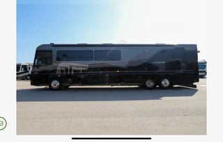 Luxury RV with flexible hosts.