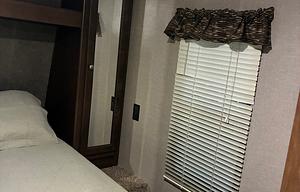 2017 Hideout 28BHS RV rental photo 15