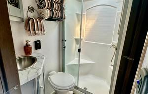 Upscale Getaway On Wheels  (DELIVERY ONLY)