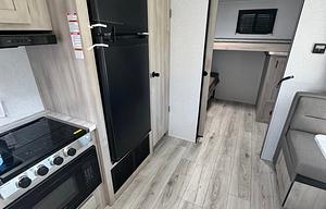 2024 Ahara 378BH-OK RV rental photo 8