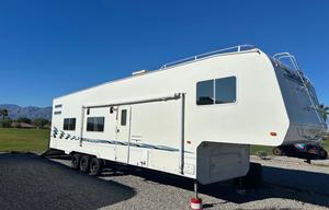 Adventure-Ready 40' Toy hauler!
