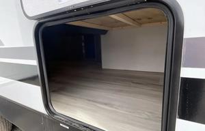 Easy Livin’ with Eileen – 2025 Coleman Camper 27'