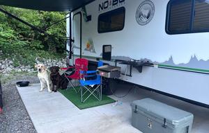 The Labrador Lodge – Pet-Friendly, Off-Grid Camper