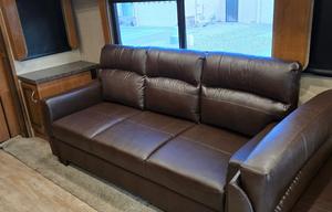 2018 Fleetwood Fleetwood Bounder RV rental photo 16