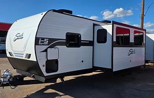 Spacious Shasta I-5–Sleeps 10 | Triple A/C & Bunks
