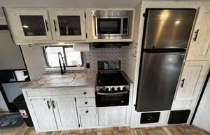 Fully Stocked, Double Bunk | Sleeps 6-8 | 2022 RV