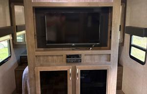 2019 Dutchmen RV Coleman Light 2405BH