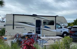 2022 Winnebago Minnie Winnie 26T RV rental photo 6