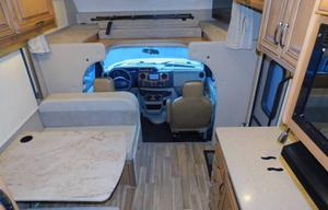 2017 Thor Motor Coach Quantum GR22 RV rental photo 4