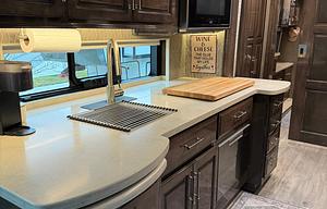 2021 Aspire 44B RV rental photo 3