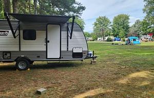 Sleeps 5 With an Electric Fireplace/coffee Maker