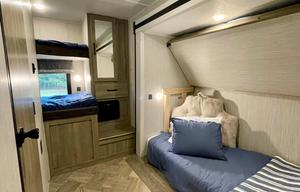 2022 Palomino Puma 32BH2B RV rental photo 4