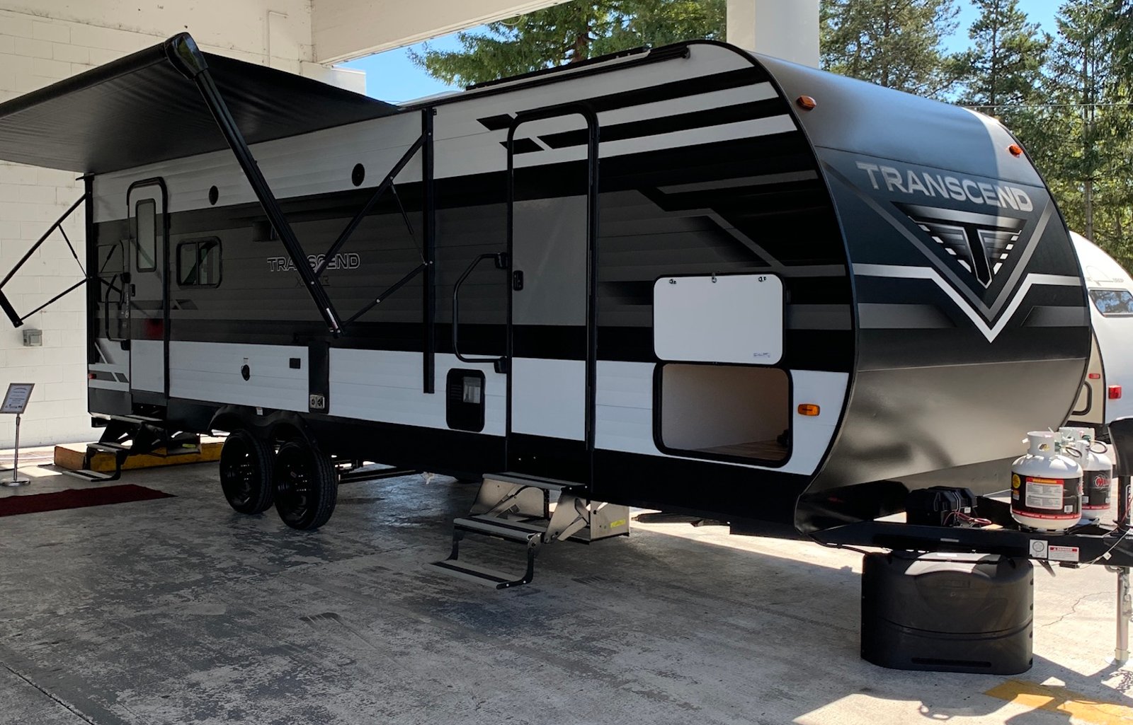 "Ross" 2021 Grand Design Transcend Xplor 245RL