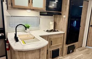 2025 Gulf Stream Enlighten “Sutton” Sleep 8