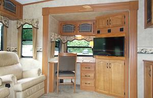 2007 Montana Mountaineer with Big Mountain View!