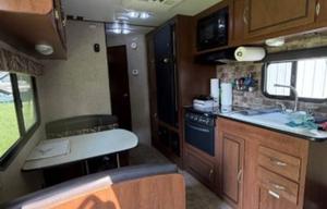 Fully stocked bunkhouse - Pet friendly - Sleeps 5!