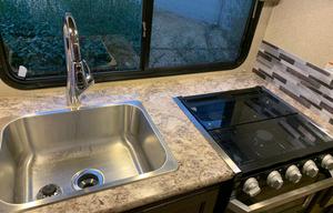 "Tiny" 2019 Thor Motor Coach Freedom Traveler 24HE