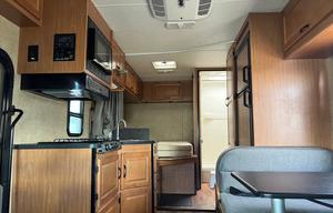 2017 Thor Motor Coach Axis 25.1