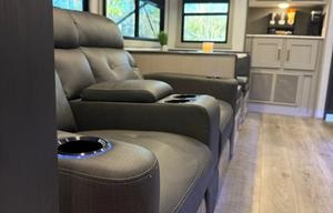 2025 Luxury Forrest River Salem Hemisphere
