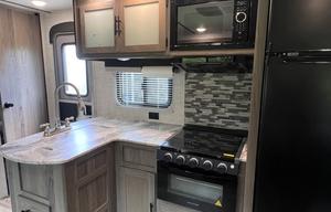 LIKE NEW 2021 Gulf Stream RV