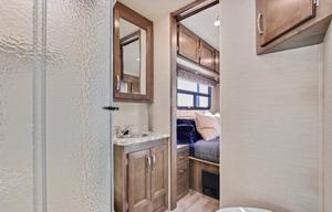 10-Person Jayco Redhawk 31F Vacation