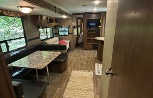 Family Friendly camper with Kids Bunkhouse