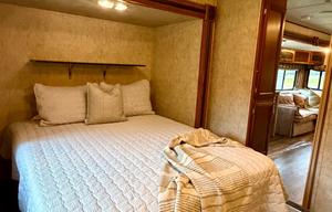 2015 Prime Time RV Avenger 33BHS RV rental photo 7