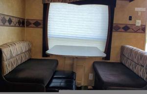 25' JAY FLIGHT SLEEPS 6 COMES FULLY STOCKED
