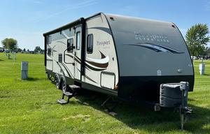 2016 Keystone RV Passport 2670BH Grand Touring RV rental photo 3
