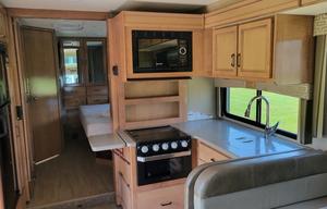 2020 Thor Motor Coach w/ King Bed
