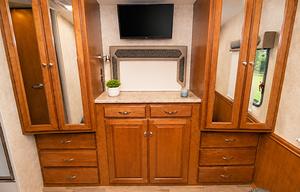 Meet "Nomad" 2019 Winnebago Vista LX