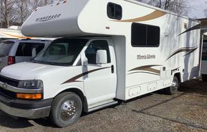 Large Group Alaska RV - Winnebago Minnie Winnie
