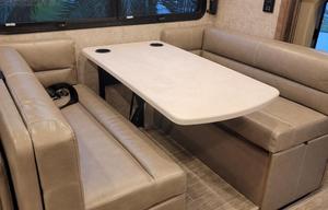 2022 Thor Motor Coach Miramar 37.1