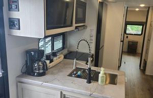 2025 Palomino 305BHCE RV rental photo 4