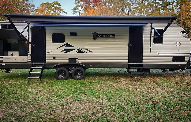 2025 VIKING. Spacious Camper!