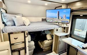 DeMonte—Luxury 4x4  Dynamax Isata 5 Extreme