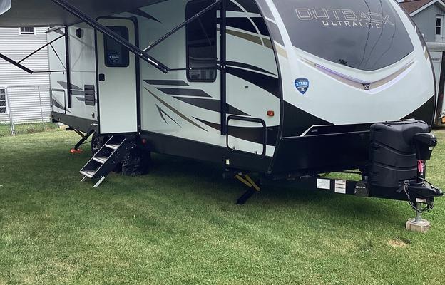 21 Keystone RV Outback Ultra Lite UBH291 Bunkhouse